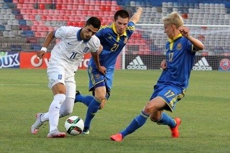 Ukraine U-19 with five Dynamo players start Euro-2015 with defeat