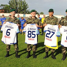 Patriotic act of FC Dynamo Kyiv ultras and players