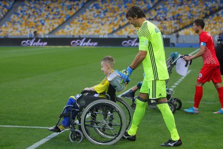 Disabled kids lead Dynamo to the field