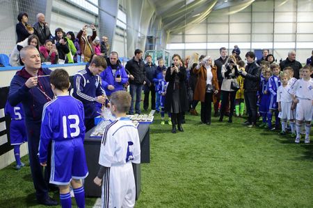 «Динамо» (U-10) за перемоги в чемпіонаті та Кубку Києва нагороди вручив Григорій СУРКІС