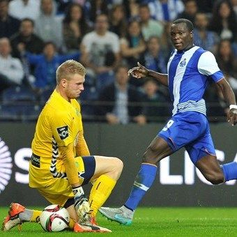 Porto defeat Vitoria by narrow margin