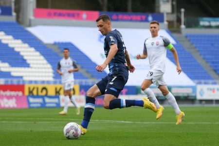 Vladyslav Kabayev makes his debut for Dynamo