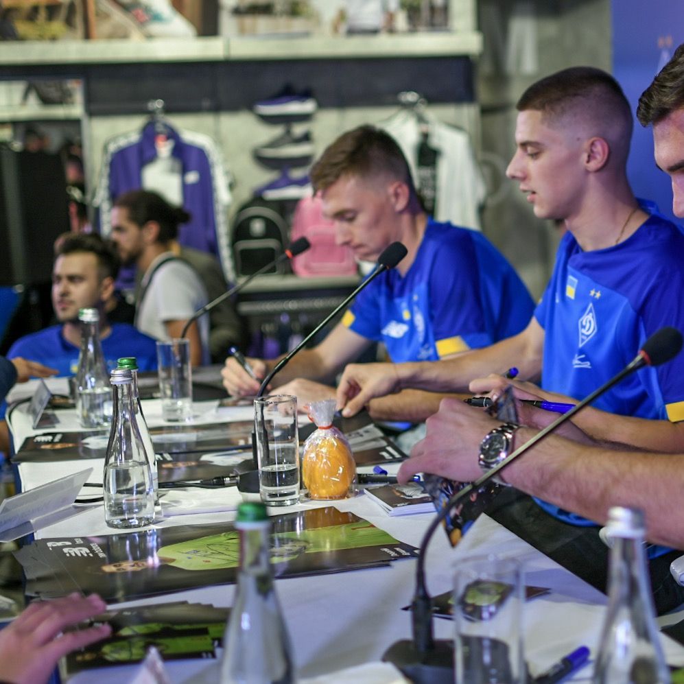 Dynamo autograph session at New Balance store