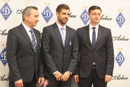 Presentation of Dynamo official formal suits from Arber trademark