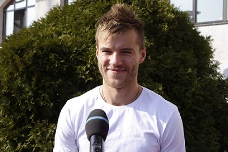 Andriy YARMOLENKO: “Happy spring feast, dear women!”