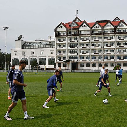 Light training session before the match in Kharkiv