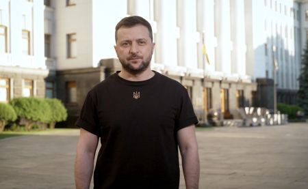 «Мир», «перемога», «Україна»  – три слова, задля яких ми боремося протягом уже ста днів після восьми років – звернення Президента