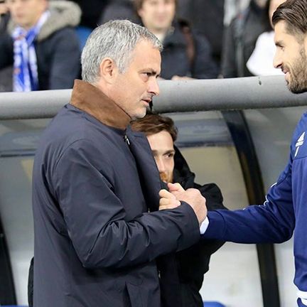 Miguel VELOSO supports Chelsea manager