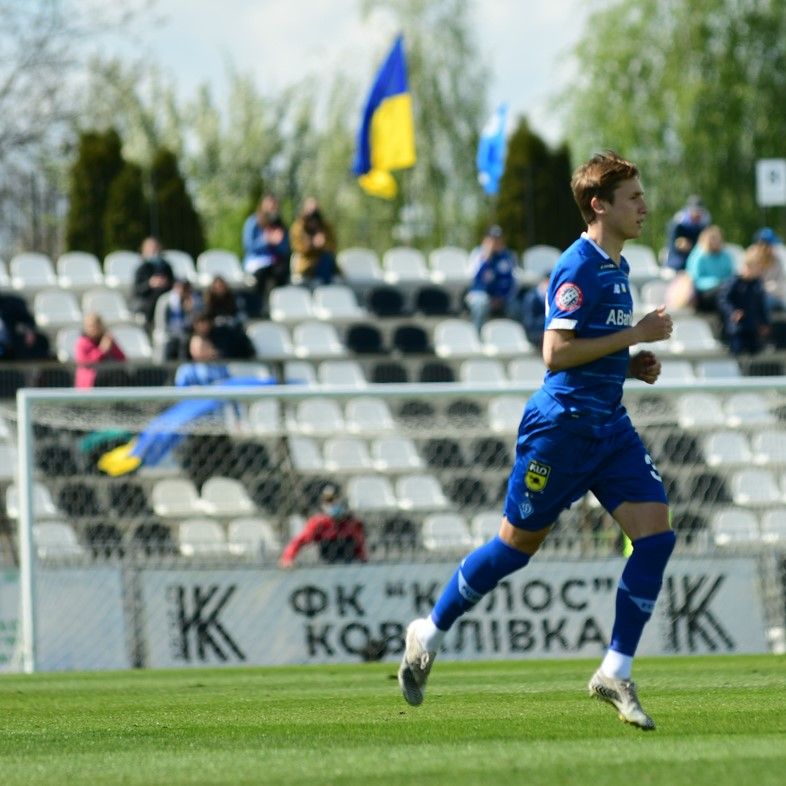 Vladyslav Vanat makes his debut for Dynamo