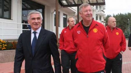 Alex Ferguson tours Dynamo infrastructure