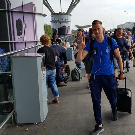 Dynamo leave for Austria