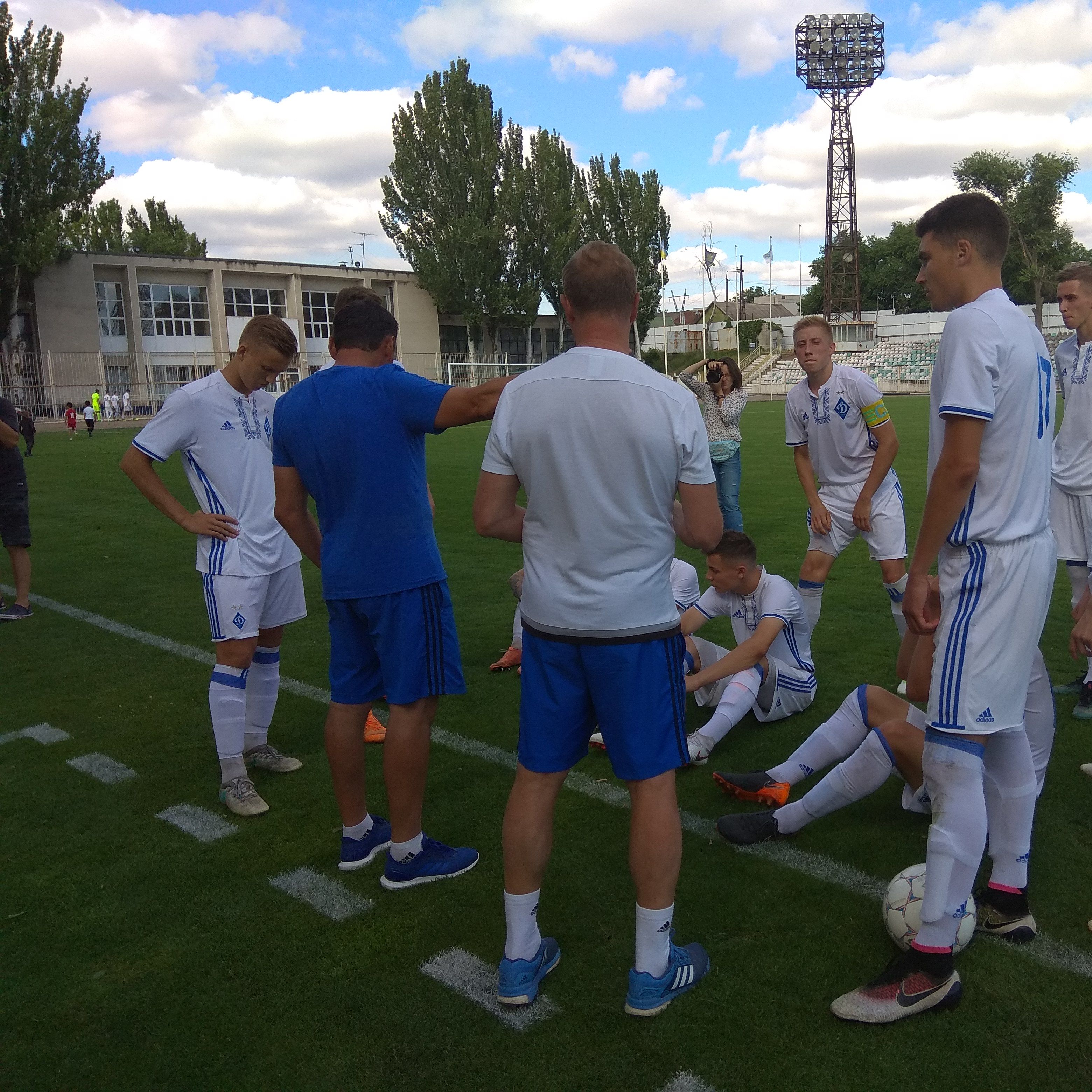 Фінальний турнір ДЮФЛУ. «Динамо» (U-17) перемогло «Карпати» та здобуло бронзові медалі!