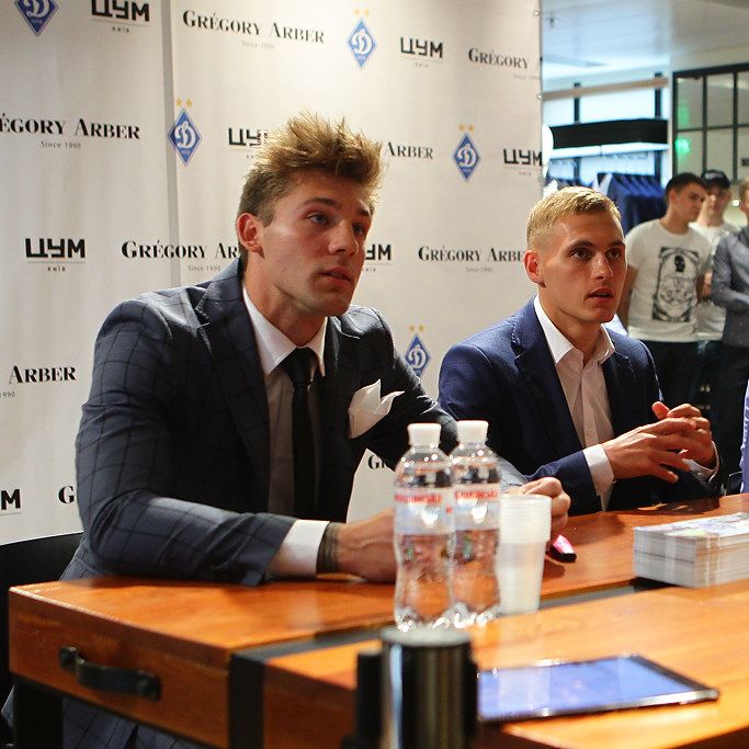 Dynamo players’ autograph signing at Gregory Arber store