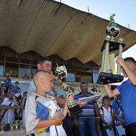 Vadym Yevtushenko congratulates young players in Rivne