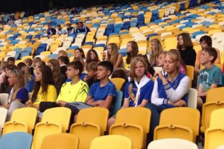 Vladyslav Kalytvyntsev and Serhiy Rybalka to meet kids from Donbas