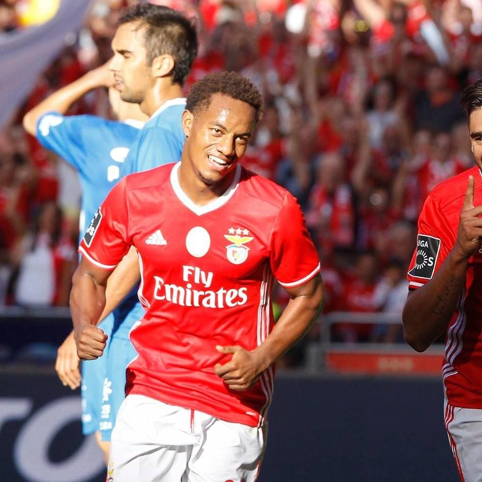 Benfica win another domestic league match and remain leaders