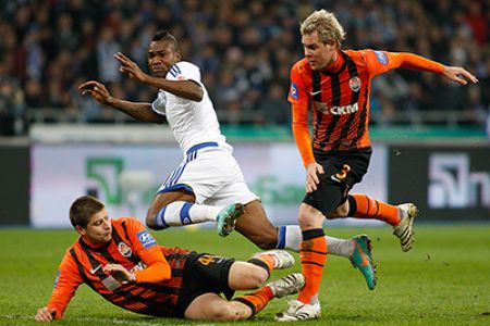 Dynamo – Shakhtar: pre-match figure carousel