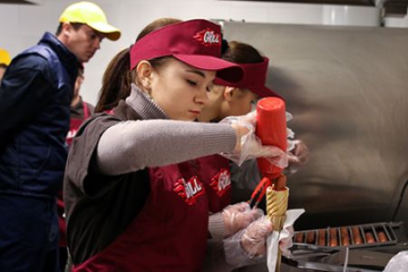 New menu of the NSC Olimpiyskyi fast foods at the match against Guingamp!