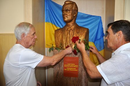 У школі Валерія ЛОБАНОВСЬКОГО встановлено його бюст