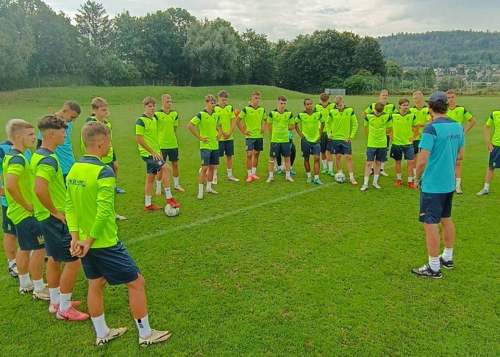 Дивіться матч Англія U18 - Україна U19 на турнірі в Марбельї