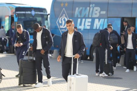 Dynamo arrive in Hamburg to face Lazio