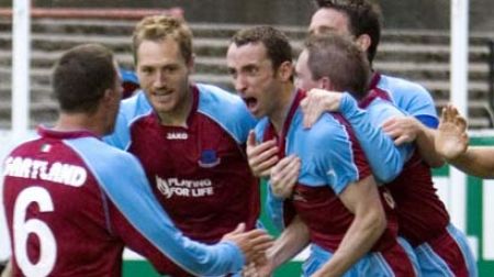 Drogheda challenges Dynamo