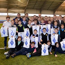 Dynamo fan-corners at Kyiv schools