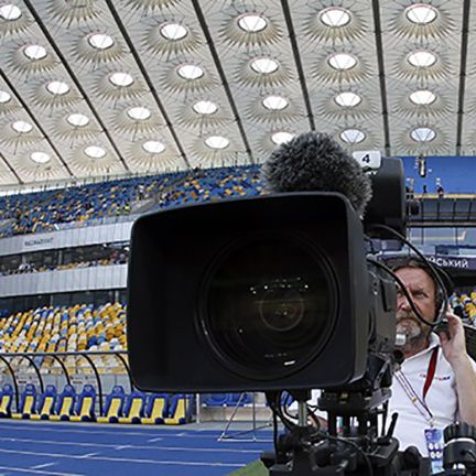 Про трансляцію матчу 3-го туру УПЛ «Динамо» - «Дніпро»